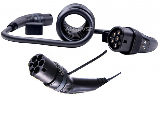 Les câbles de recharge de véhicules électriques de type 2 à mise à la terre standard, équipés de matériaux Huntsman et de niveau de protection IP65
