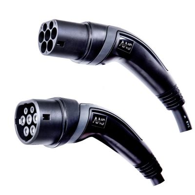 Bon prix type de 16A 1phase 3.6kW - 2 femelles aux câbles de remplissage d'ev masculin en ligne