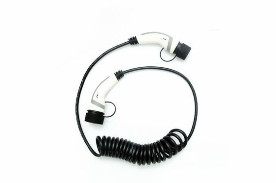 Bon prix IEC 62196-2 Norme 32A Courant nominal de type 2 à type 2 câble en spirale pour la recharge de véhicules électriques en ligne